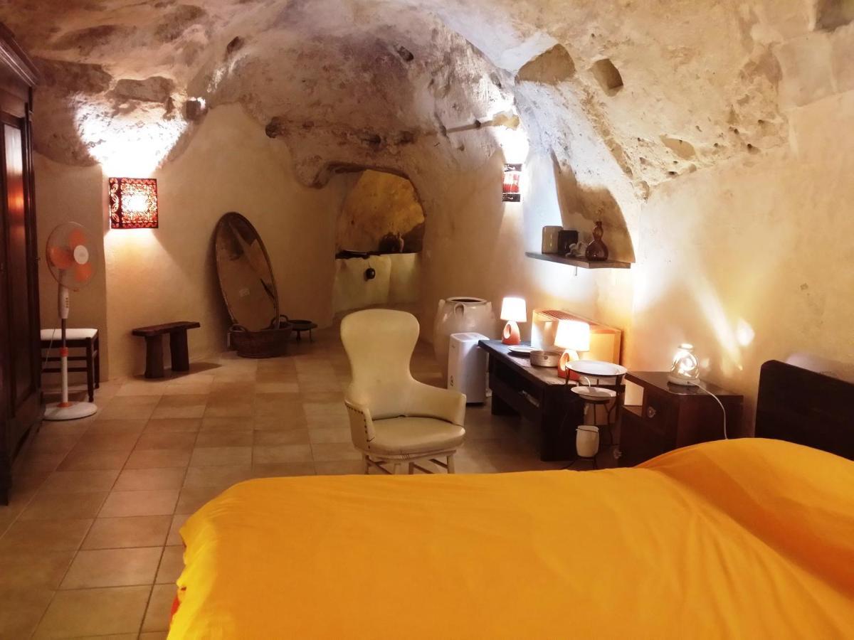 Matera In Medio Villa Bagian luar foto