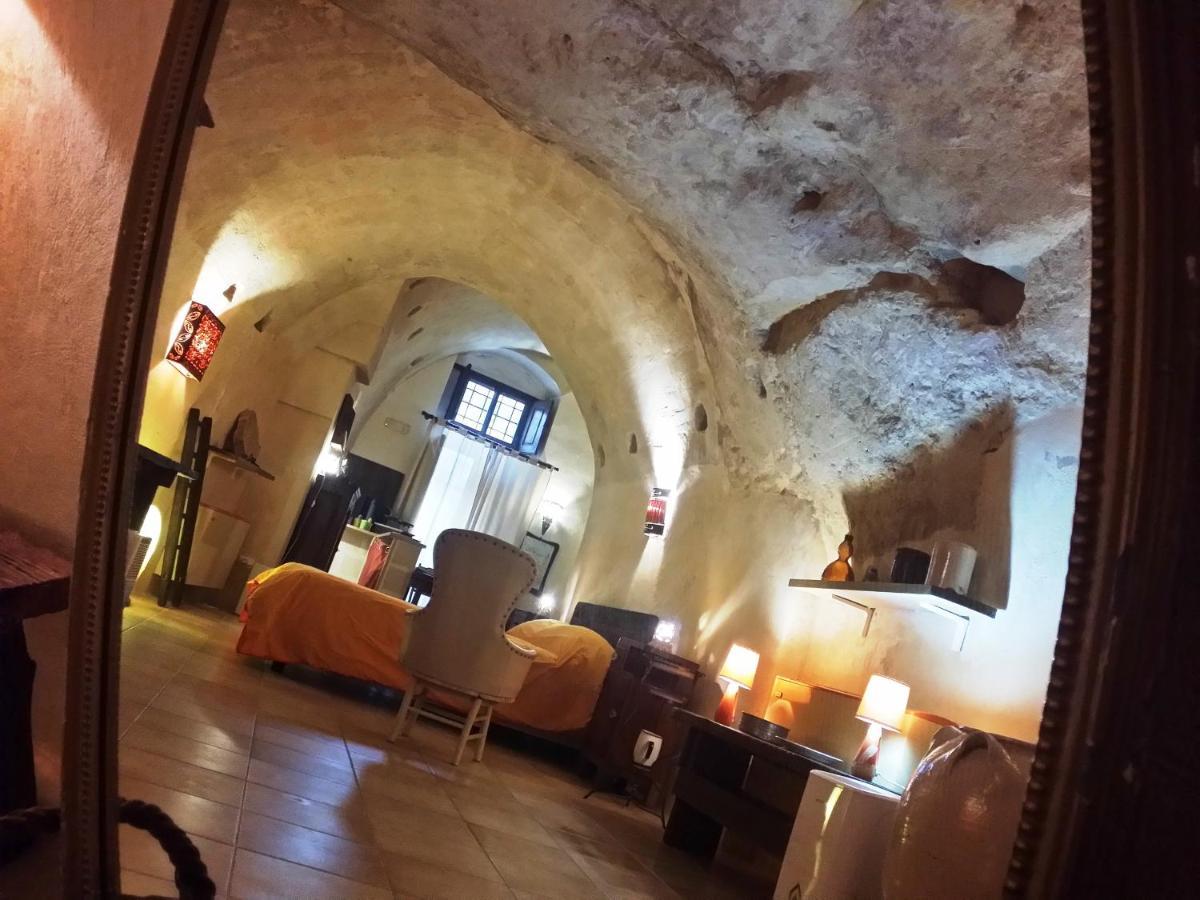 Matera In Medio Villa Bagian luar foto