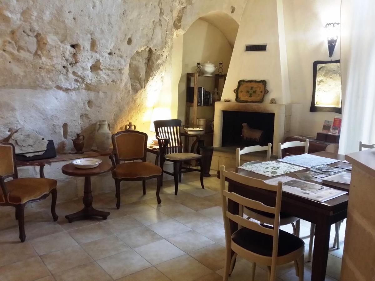 Matera In Medio Villa Bagian luar foto